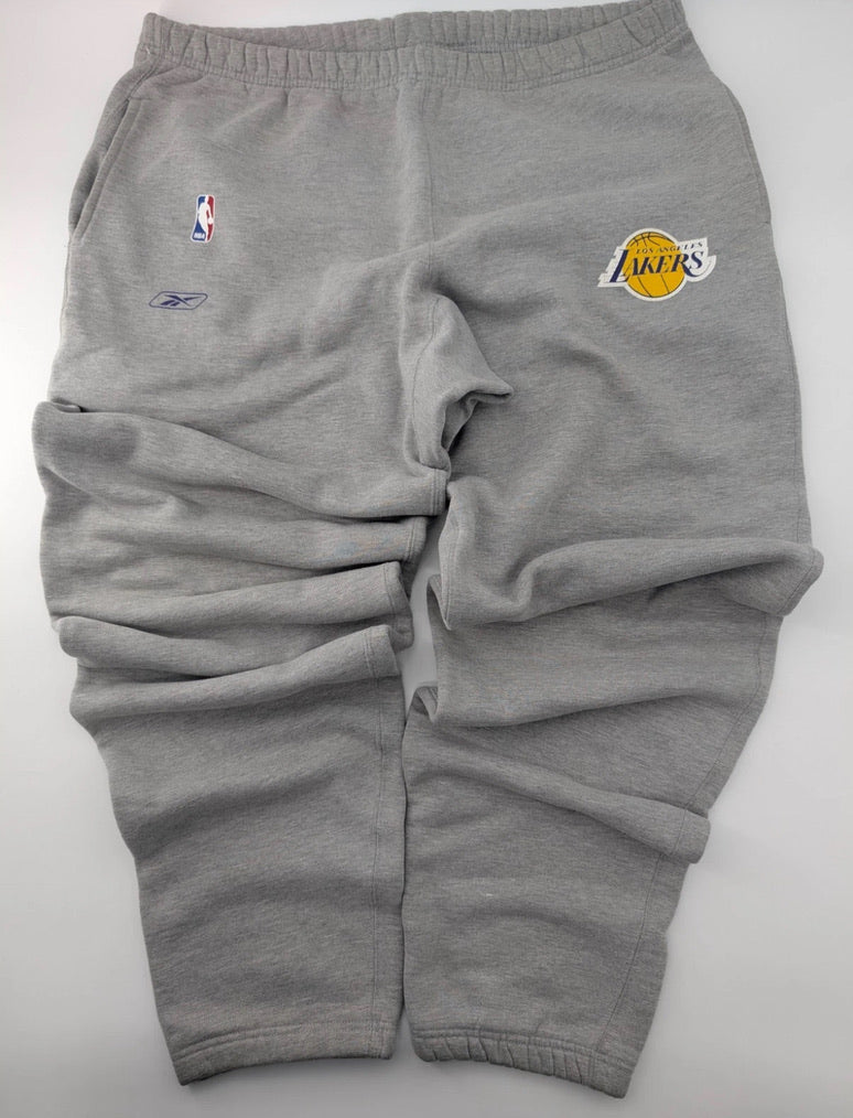 Kobe Bryant 2004-2006 Game Worn Los Angeles Lakers Sweatpants – MEARS LOA