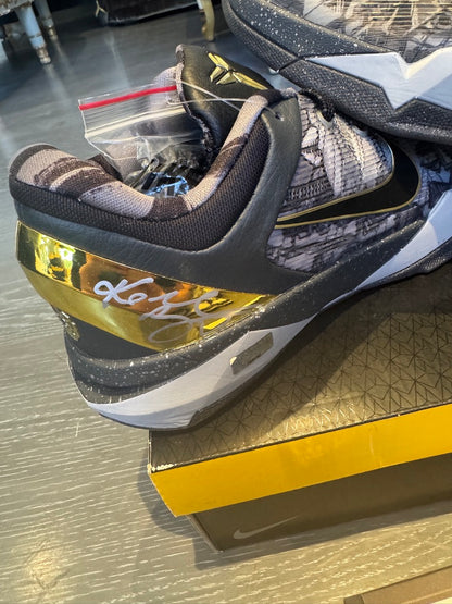 Kobe Bryant Signed Shoes Inscribed "Gold USA" Panini authenticated ULTRA RARE ( FILL IN )