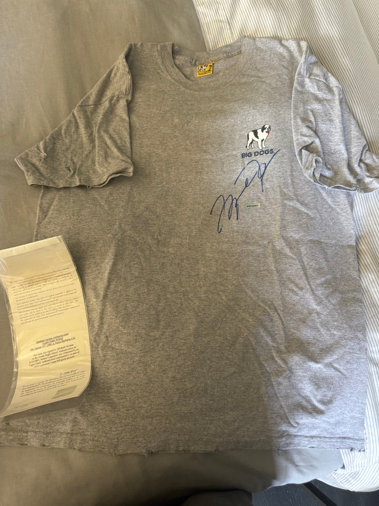 Michael Jordan Signed T Shirt UDA with card