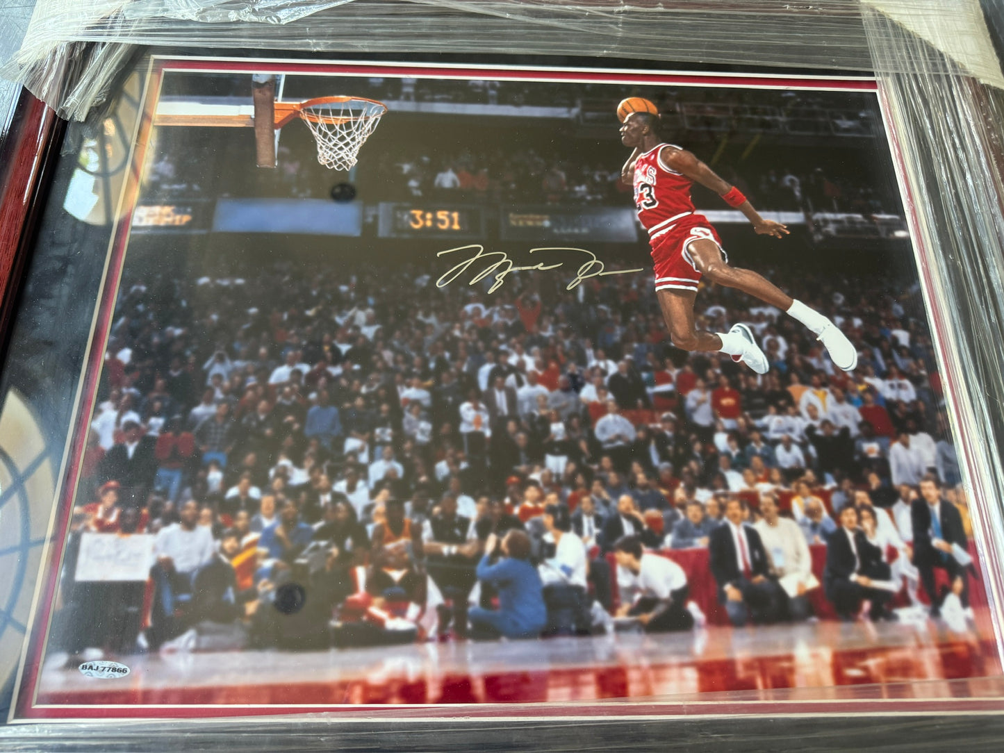 Michael Jordan Signed Gatorade Dunk Photo 16x20 UDA with Card Framed