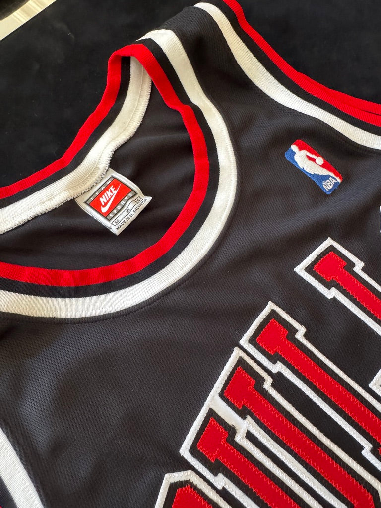 Michael Jordan Signed Black Retirment Black Nike Retirement Jersey - BAF94695