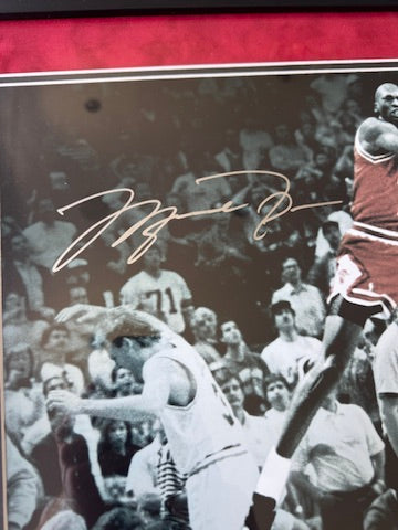 Michael Jordan Signed 16x20 The Shot Celebration - BAM22240 UDA with Card