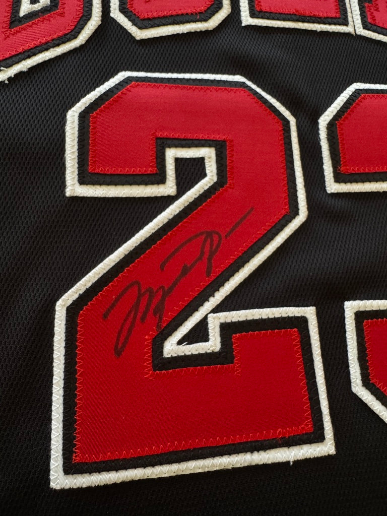 Michael Jordan Signed Black Retirment Black Nike Retirement Jersey - BAF94695