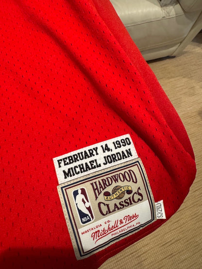 Michael Jordan Signed #12 UDA Jersey With card ( FILL IN)