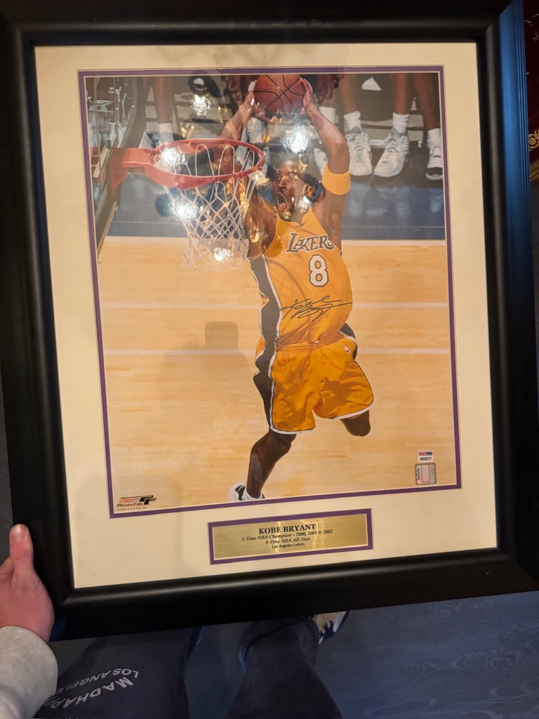 Kobe Bryant Signed 16x20 Photo Framed with PSA/DNA COA