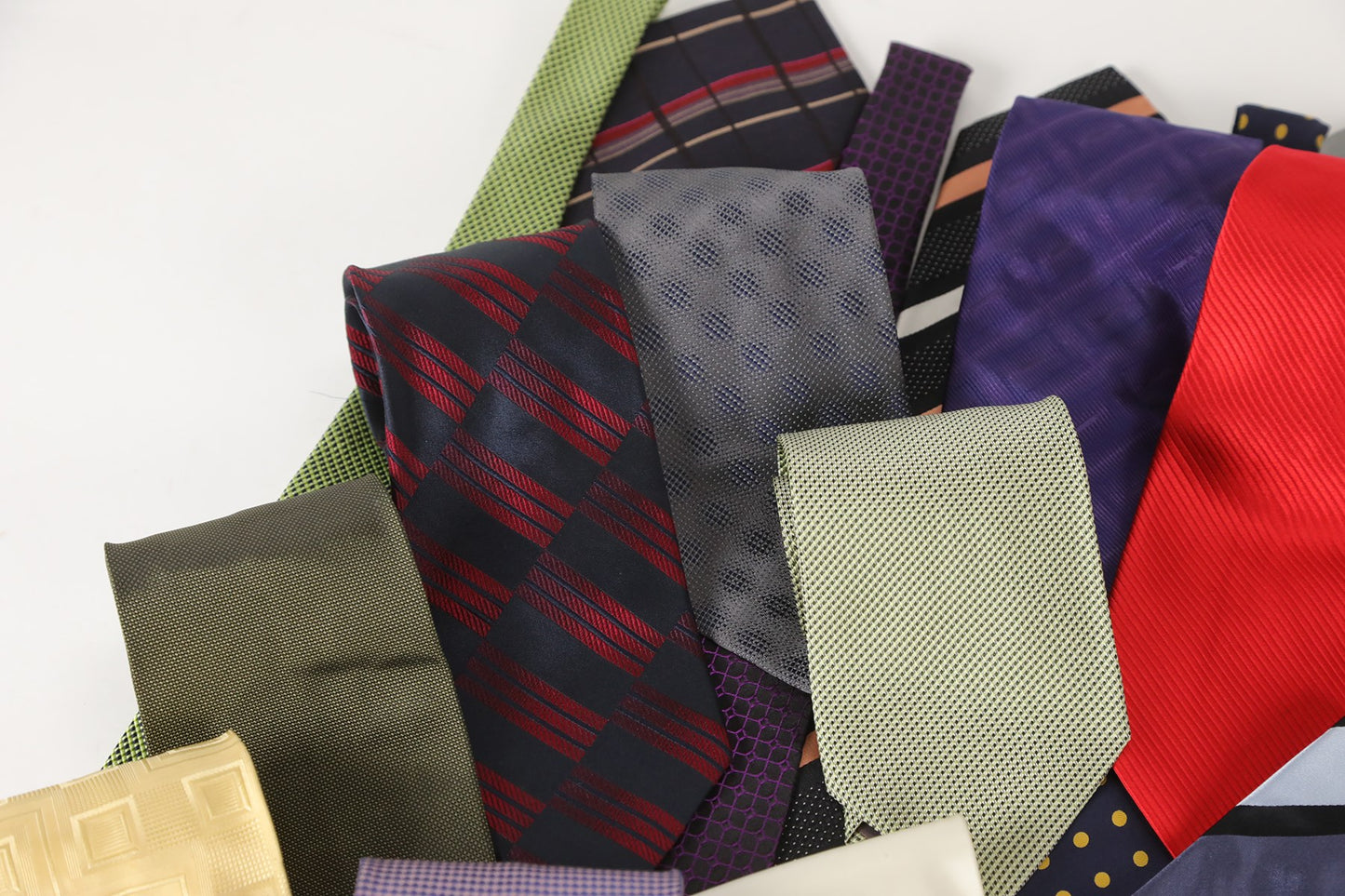 Michael Jordan's Ties - Lot of 31 (ex-"The Last Dance" Security Guard & Family LOA)