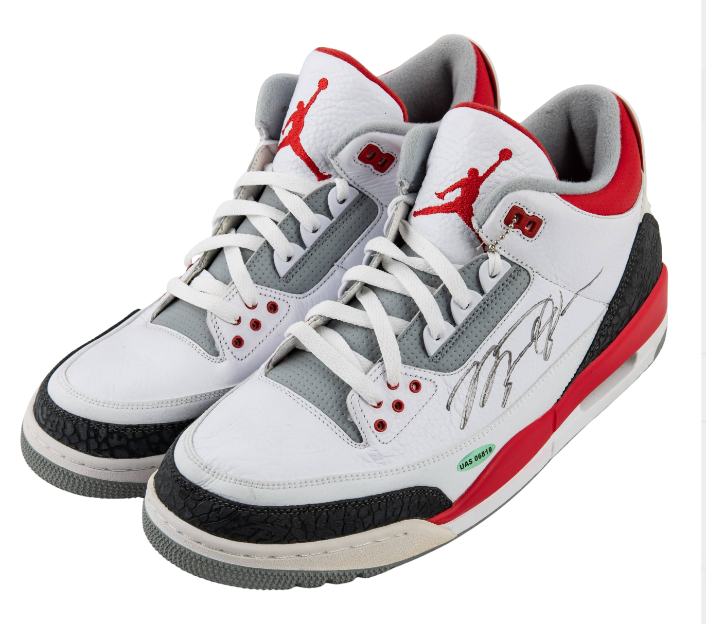 Michael Jordan Single Signed Air Jordan 3 Retro White And Red Shoe Size 13 UDA Card + JSA LOA