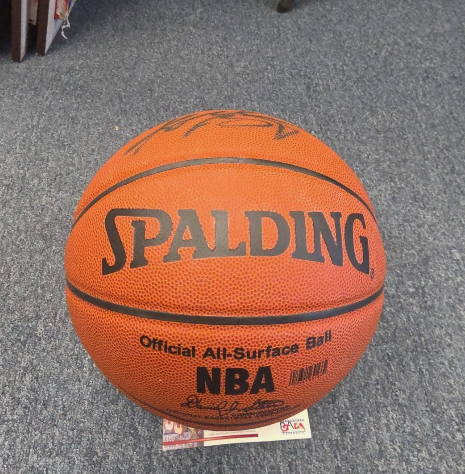 Kobe Bryant Signed Basketball PSA/DNA LA Lakers Spalding NBA Ball