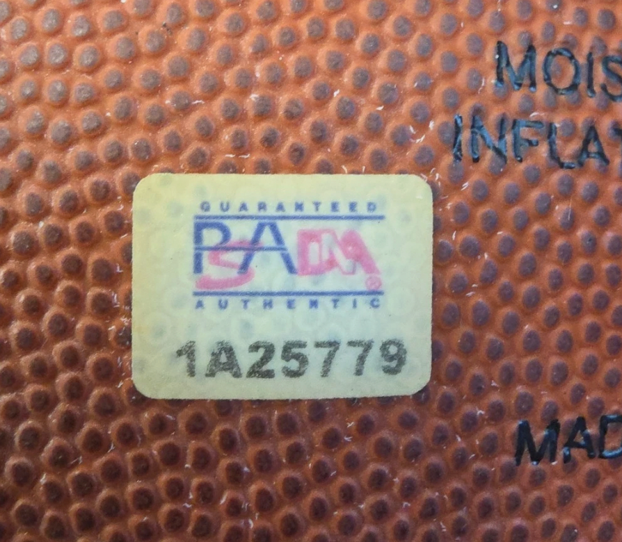 Kobe Bryant Signed Basketball PSA/DNA LA Lakers Spalding NBA Ball