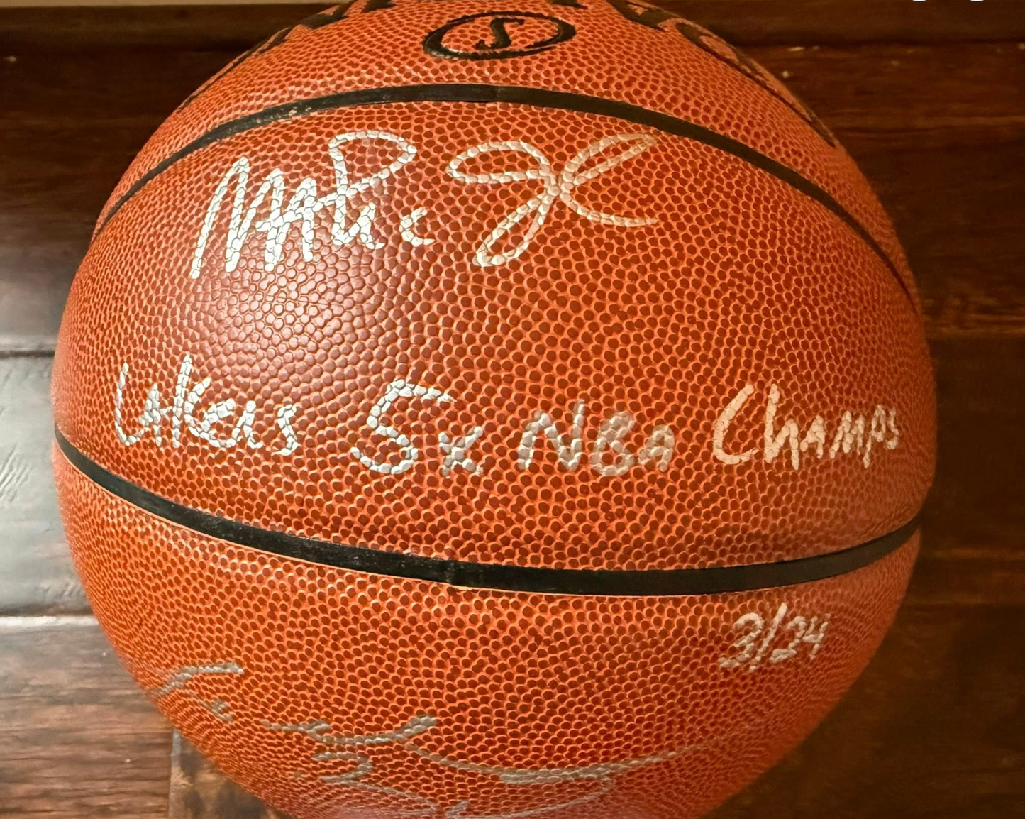 Kobe Bryant X Magic signed Basketball LE /24 Panini