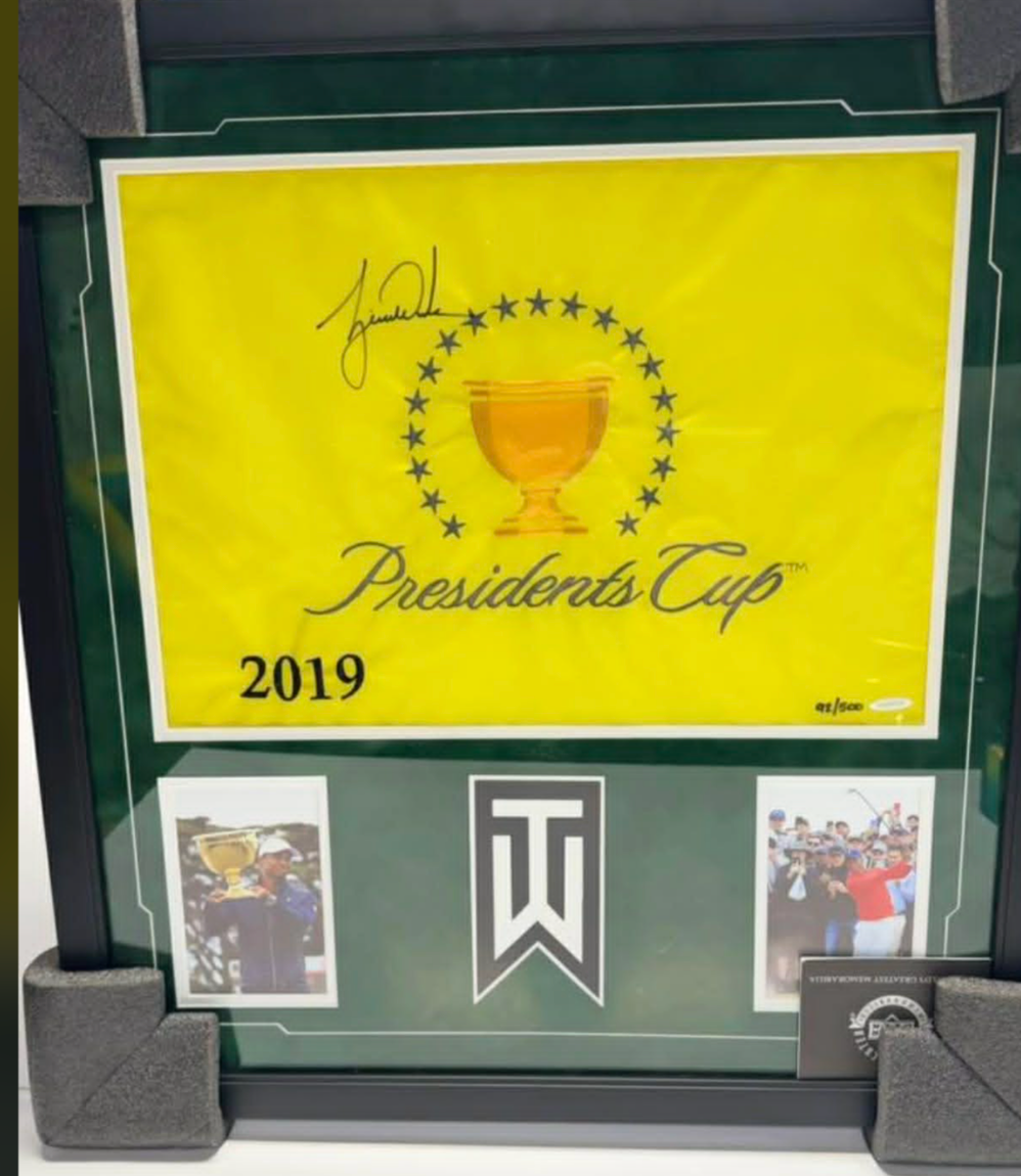 Tiger Woods Signd 2019 Presidents Cup Flag UDA LE with card