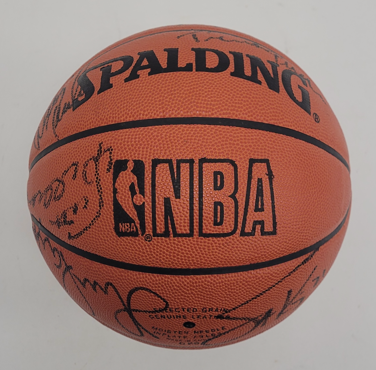 1992-93 Chicago Bulls 3-Peat NBA Champions Team Signed Spalding Basketball w/ Michael Jordan Beckett LOA