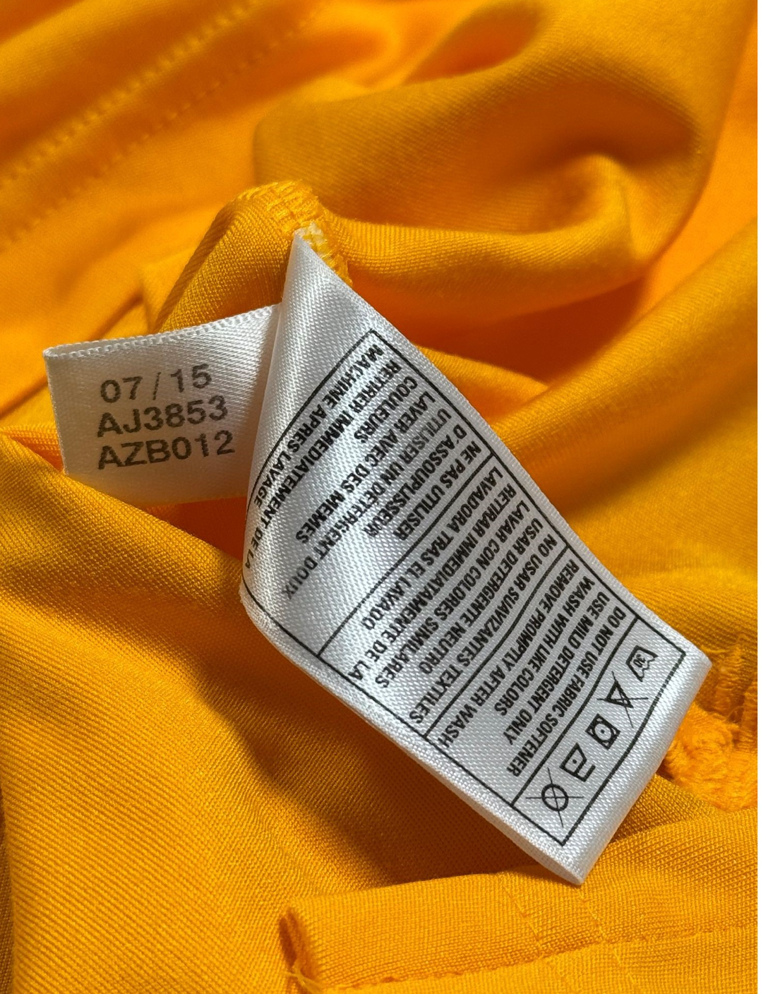 2015-16 Kobe Bryant LA Lakers Warmup Top (Final Season)